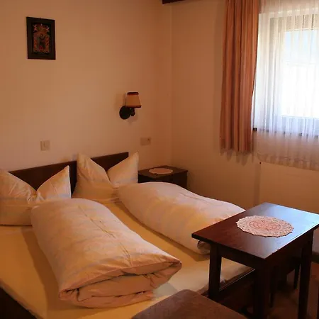 Haus Tschanun *