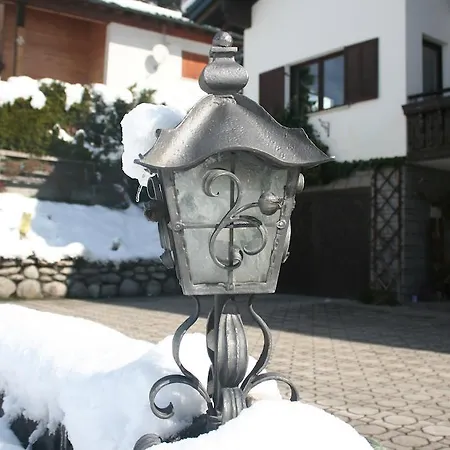 Haus Tschanun * 加舒恩